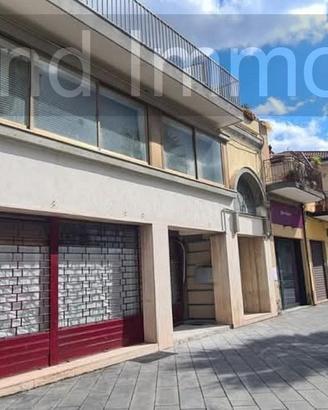 Intero stabile a Fiumefreddo di Sicilia