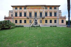 Villa di 1700 m² con più di 5 locali e box auto do
