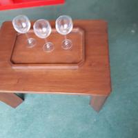 Tavolino con vassoio