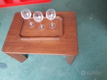 Tavolino con vassoio