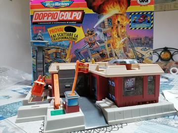 MicroMachines doppio colpo caserma palazzo fiamme 