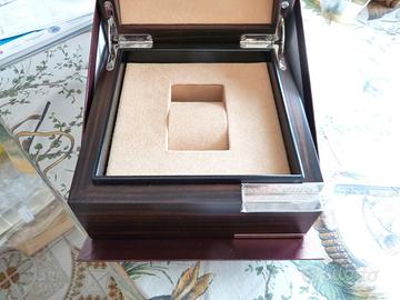 Roger Dubuis porta orologio in legno originale