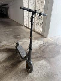 Ninebot g2 max monopattino elettrico