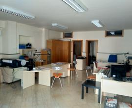 Locale 70 mq, per ufficio e/o deposito p.t. in Via