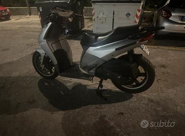 Aprilia sportcity 200