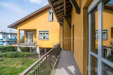 Villa di 414 m² con più di 5 locali e box auto a C