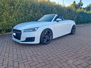 Audi TT Roadster  TFSI Quattro S-Line 