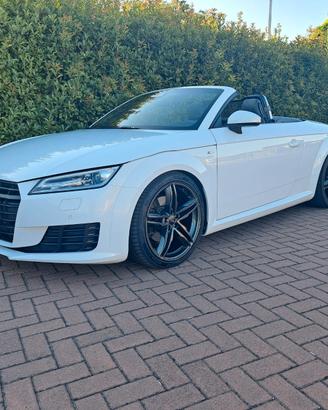 Audi TT Roadster  TFSI Quattro S-Line 