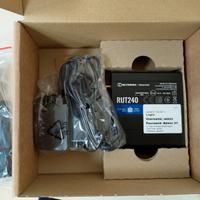 Router Teltonika RUT240