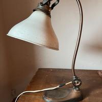 lampada vintage da scrivania inglese in ottone