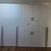 ARMADIO  CON  VANO  TV