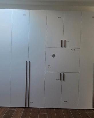 ARMADIO  CON  VANO  TV