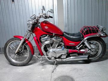 Suzuki Intruder  VS- 600 anno  1998