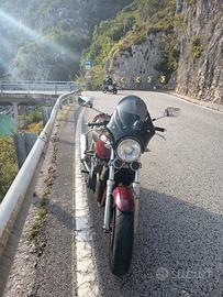 Suzuki GSX 750 inazuma