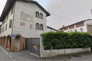 Porzione di Casa a Madone