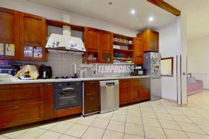 Ampio trilocale in corte