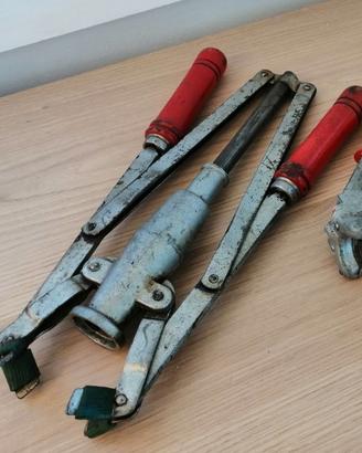 Tappabottiglie manuale per tappi in sughero