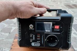 power energy station con pannelli pieghevoli