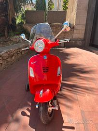 Moto elettrica bambino modello GTS super vespa