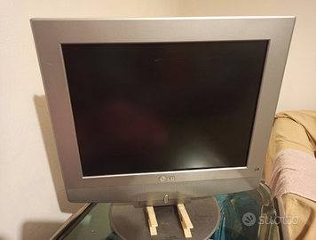 Monitor LCD con presa SCART