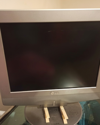 Monitor LCD con presa SCART