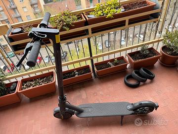 Monopattino Xiaomi Mi Electric Scooter Pro 2