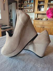 Scarpe con zeppa beige donna n. 38