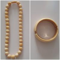Collana a girocollo ed un bracciale in avorio 