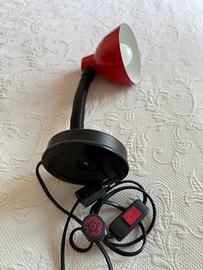 Lampada da comodino rossa Veneta Lumi usata