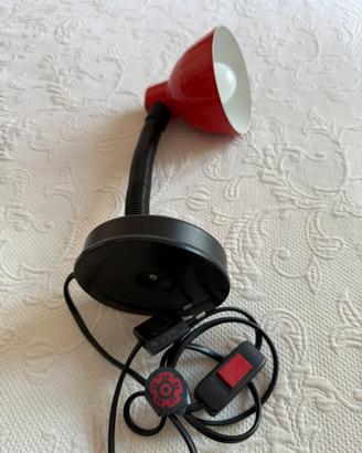 Lampada da comodino rossa Veneta Lumi usata