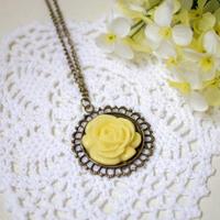 Collana Medaglione Rosa Incantata Disney