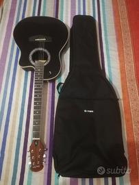 Chitarra acustica con accessori