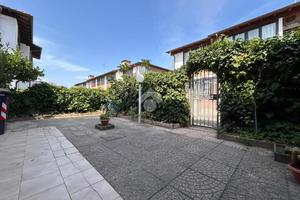 4 LOCALI A COMACCHIO