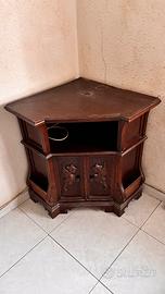 Mobile angolare antico