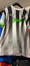 Maglia juve edizione palace