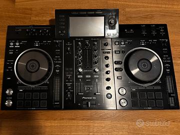 Pioneer XDJ-RX2 con borsa rigida