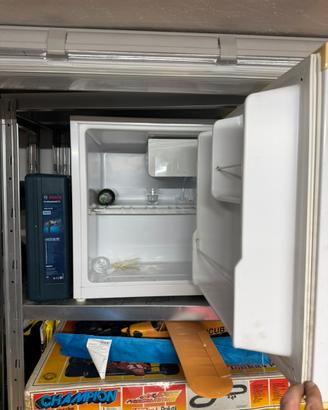 Mini frigo con congelatore