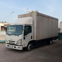 Camion centinato isuzu