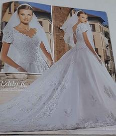 Splendido abito da sposa in seta e perline
