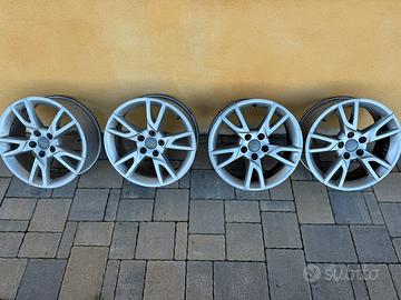 4 Cerchi Audi 17” originali, coprimozzo e sacche