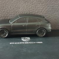 Modellino Porsche Macan Turbo 