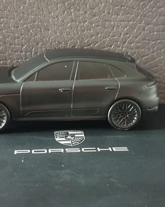 Modellino Porsche Macan Turbo 