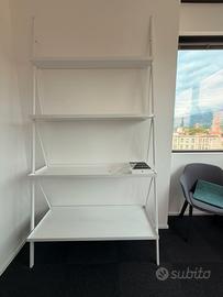 Libreria in metallo (bella, robusta e spaziosa)