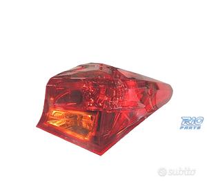 FANALE SINISTRO TOYOTA AURIS 5P 13-15 AMBRA ROSSO