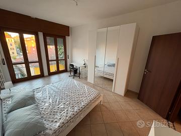 Stanza singola spaziosa