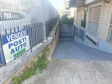 Box / Garage di 14 m² a Roma