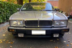 Daimler Jaguar  XJ6 S3 Colore Beige  Champagne