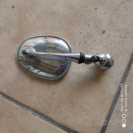 Specchietto esterno auto d'epoca