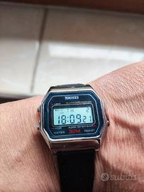 orologio digitale alla moda