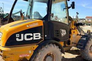 Pala gommata JCB 406